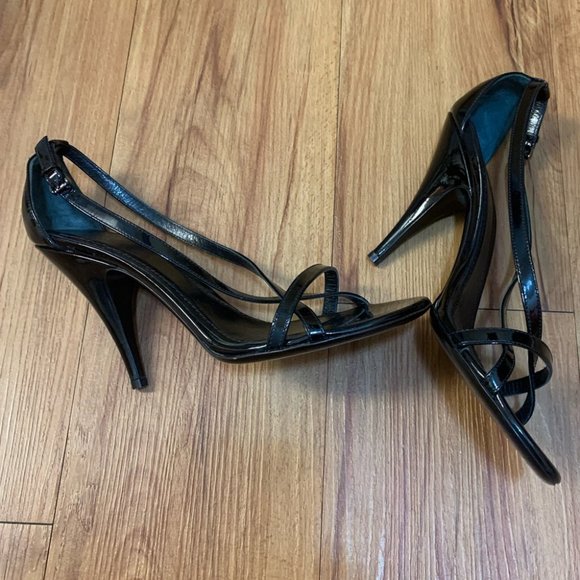 Burberry Black Classic Patent Leather Stiletto Heels - Picture 4 of 13